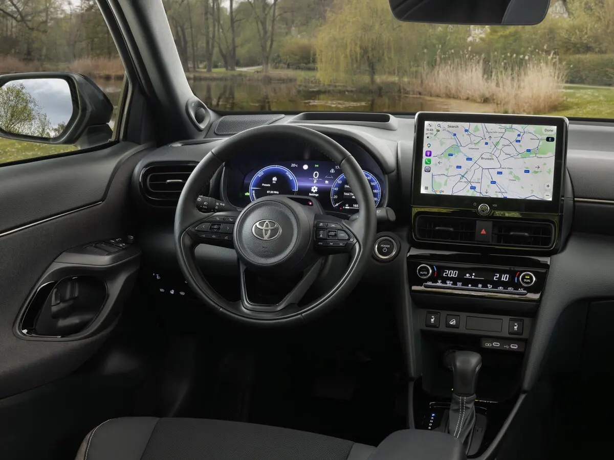 Toyota Yaris Cross I Рестайлинг Внедорожник 5 дв. — 照片 7
