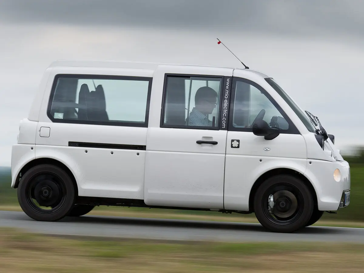 Mia Electric 2011 – 2013 Компактвэн L — photo 2