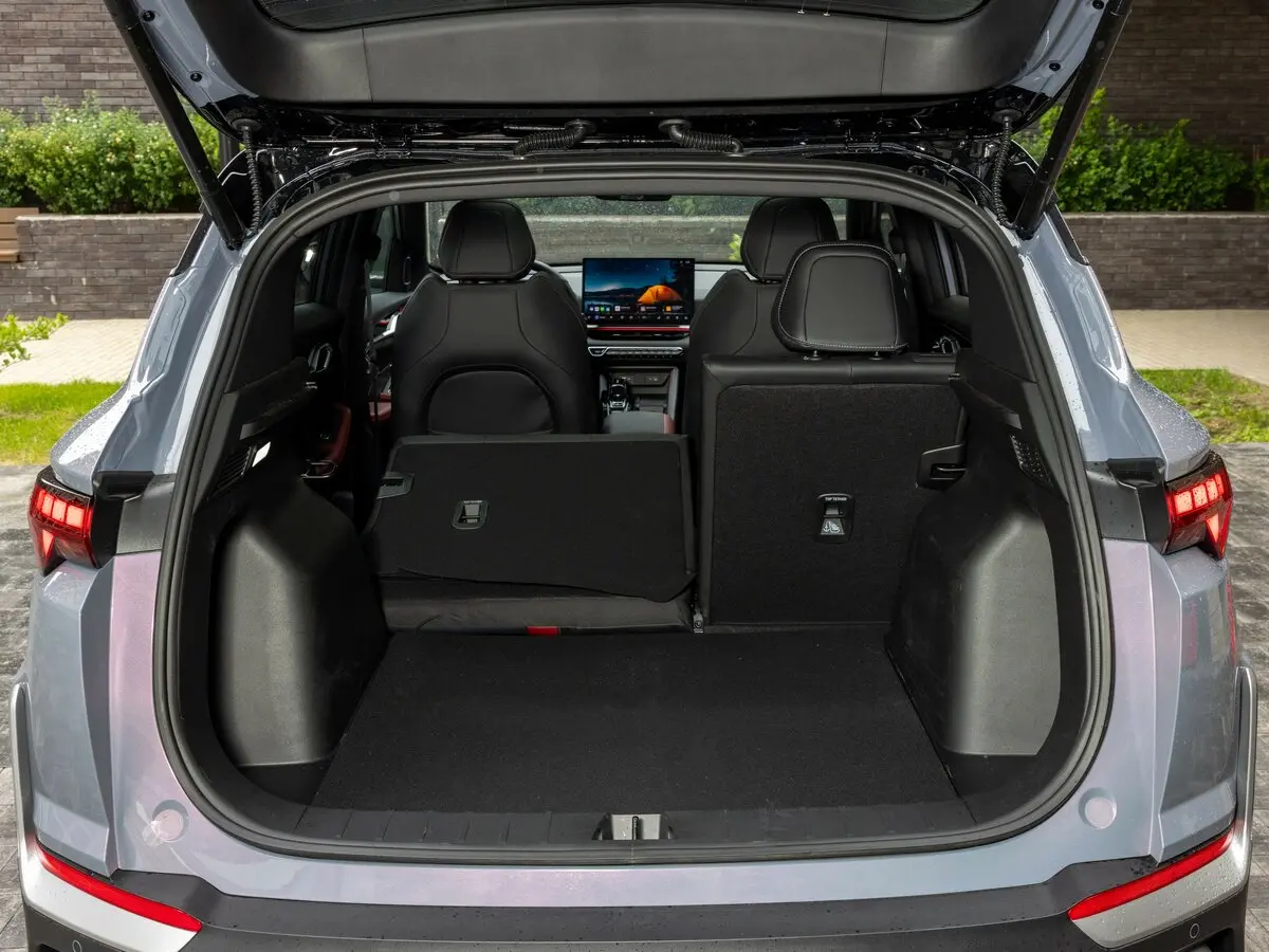Geely Coolray I Рестайлинг 2 Внедорожник 5 дв. — сүрөт 29