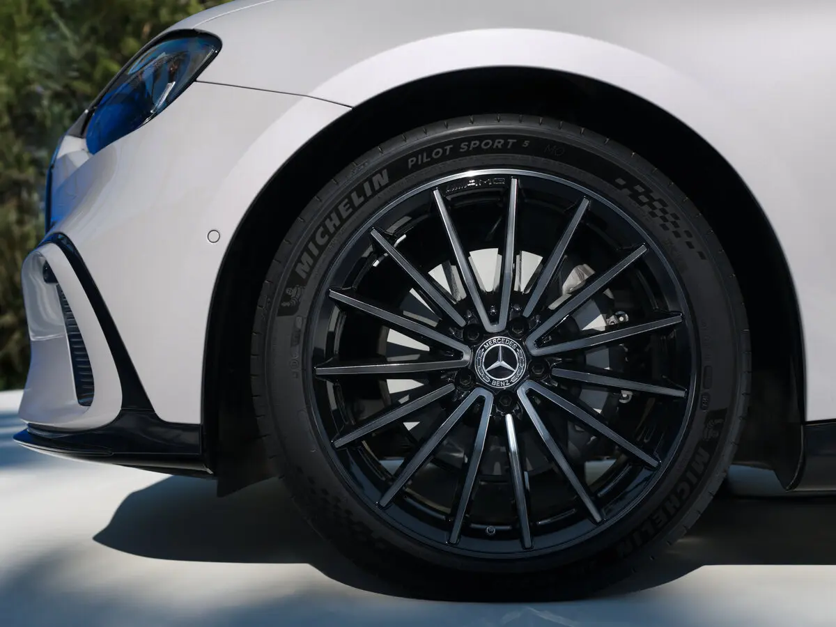 Mercedes-Benz C-Класс electric (W520) Седан — сүрөт 16