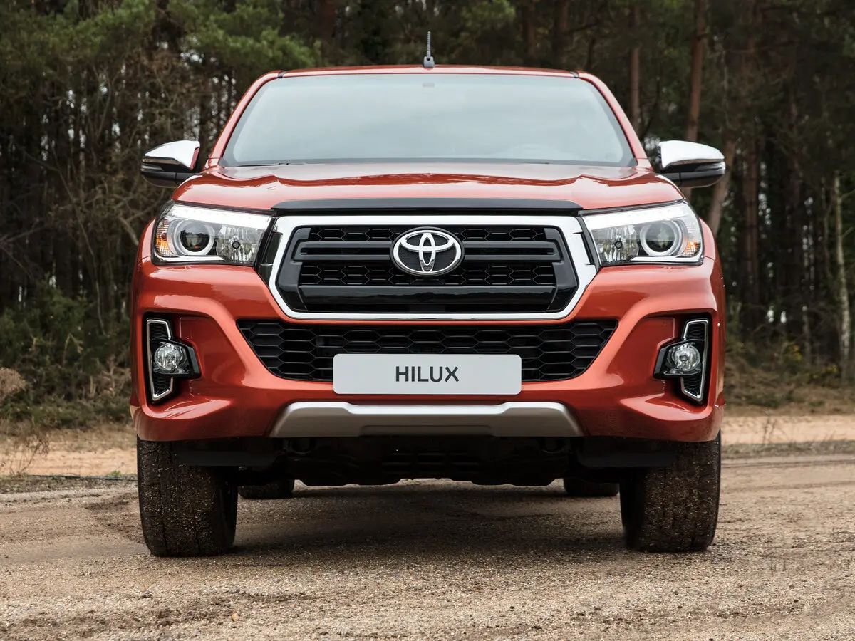 Toyota Hilux VIII Рестайлинг Пикап Двойная кабина — сүрөт 2