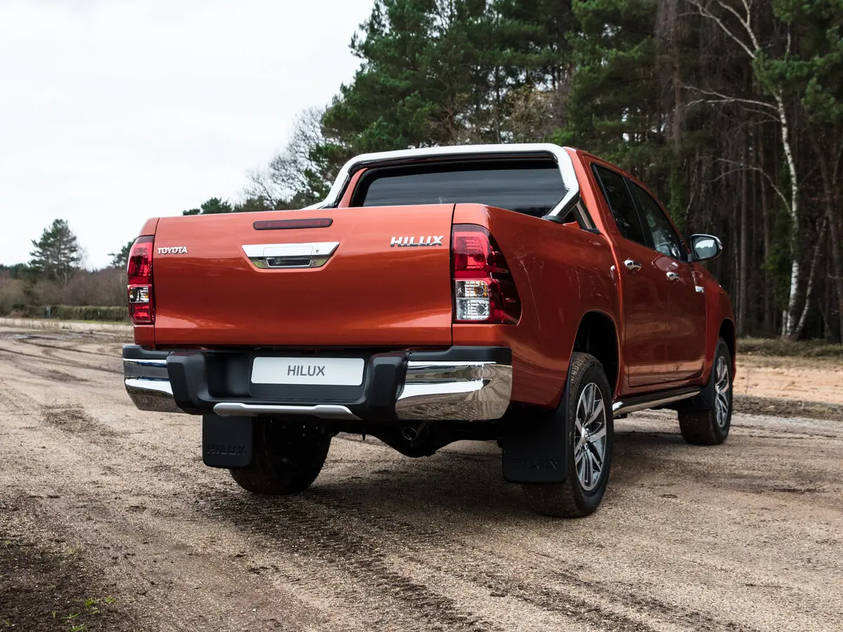 Toyota Hilux VIII Рестайлинг Пикап Двойная кабина — сүрөт 3