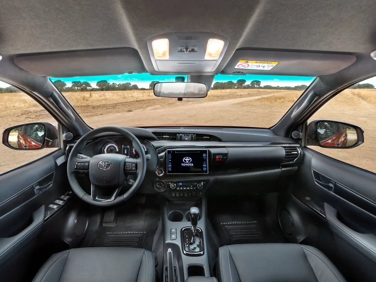 Toyota Hilux VIII Рестайлинг Пикап Двойная кабина — сүрөт 5