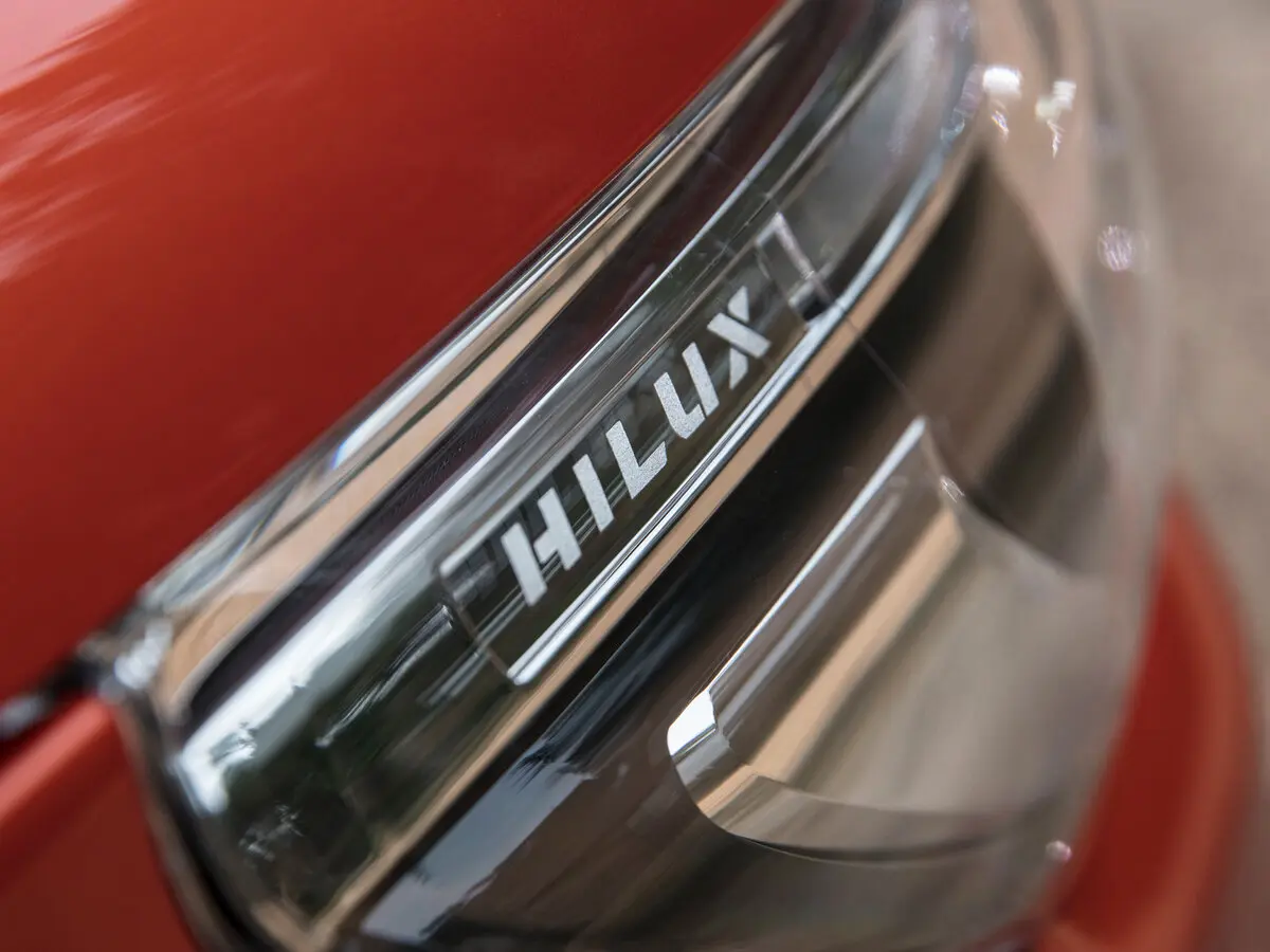 Toyota Hilux VIII Рестайлинг Пикап Двойная кабина — сүрөт 14