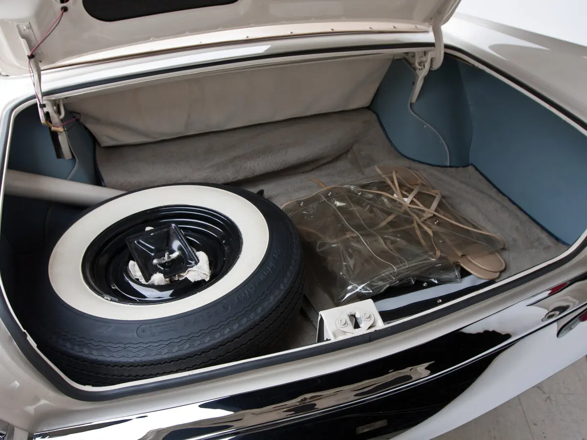 Chrysler 300 Letter Series II (300D) Рестайлинг Кабриолет — сүрөт 9