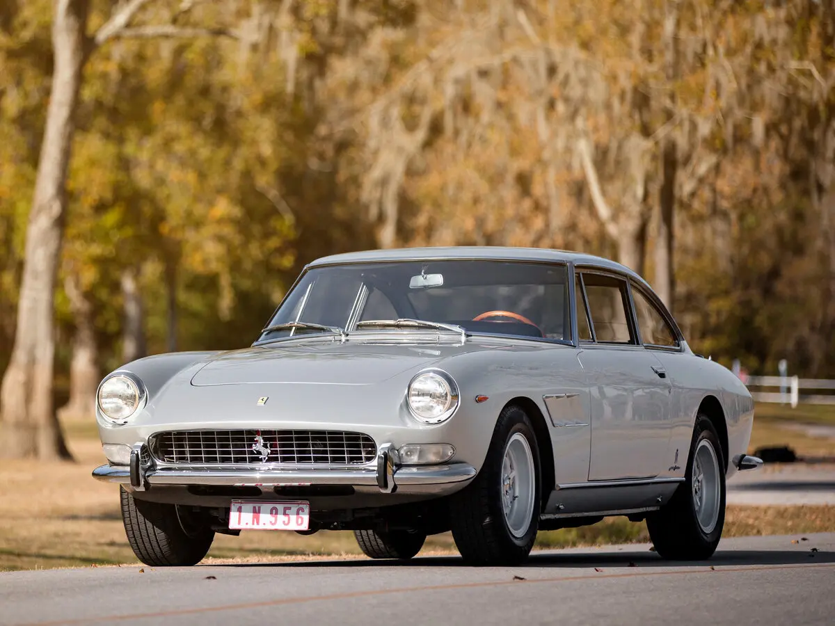 Ferrari 330 GT 2+2 Series II Купе — сүрөт 3