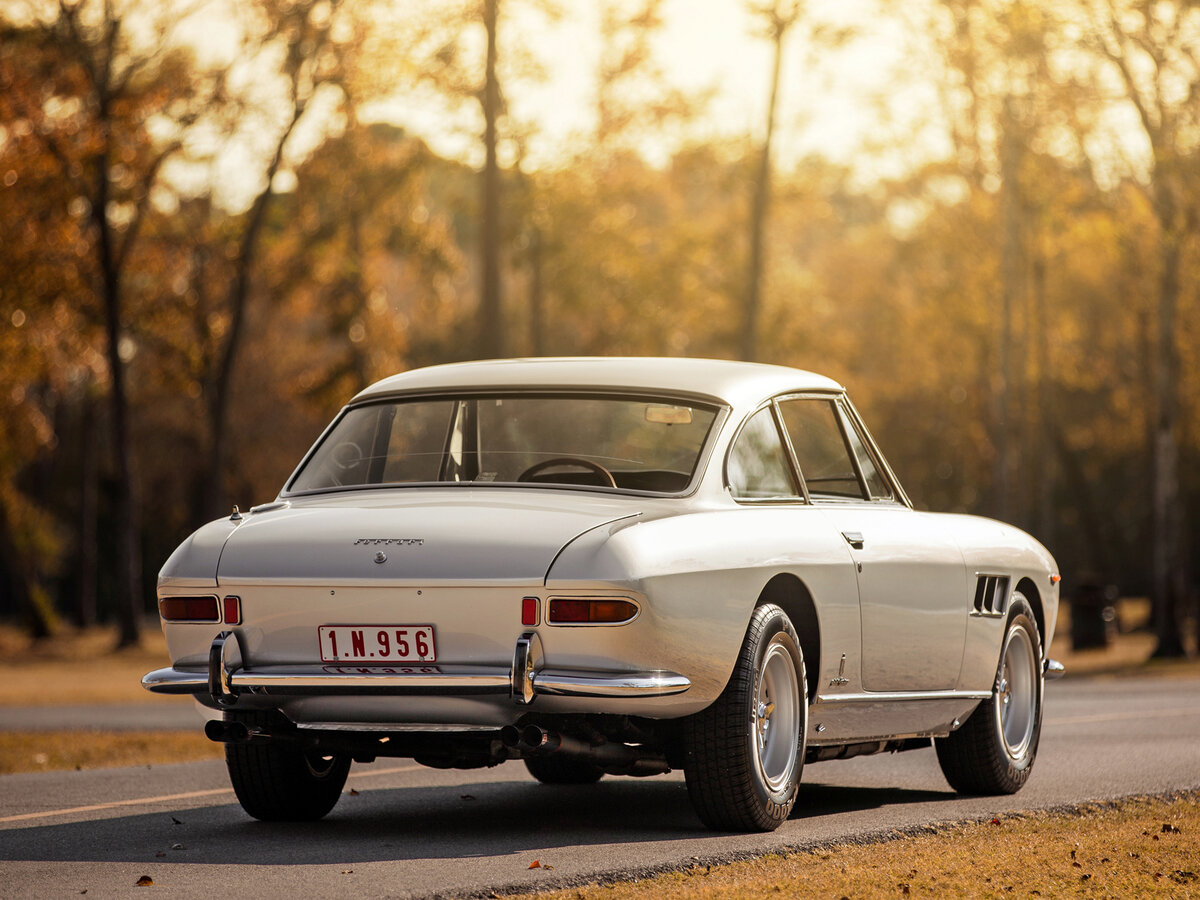 Ferrari 330 GT 2+2 Series II Купе