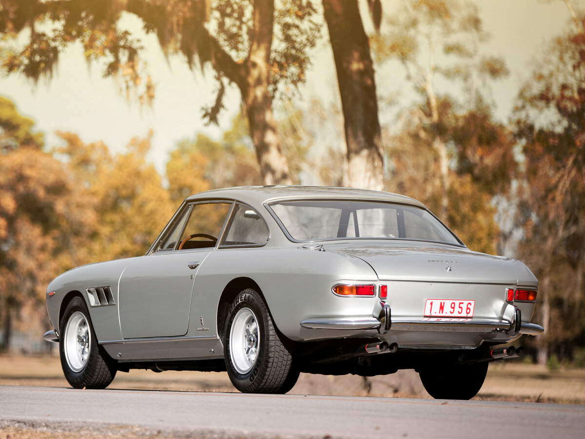 Ferrari 330 GT 2+2 Series II Купе