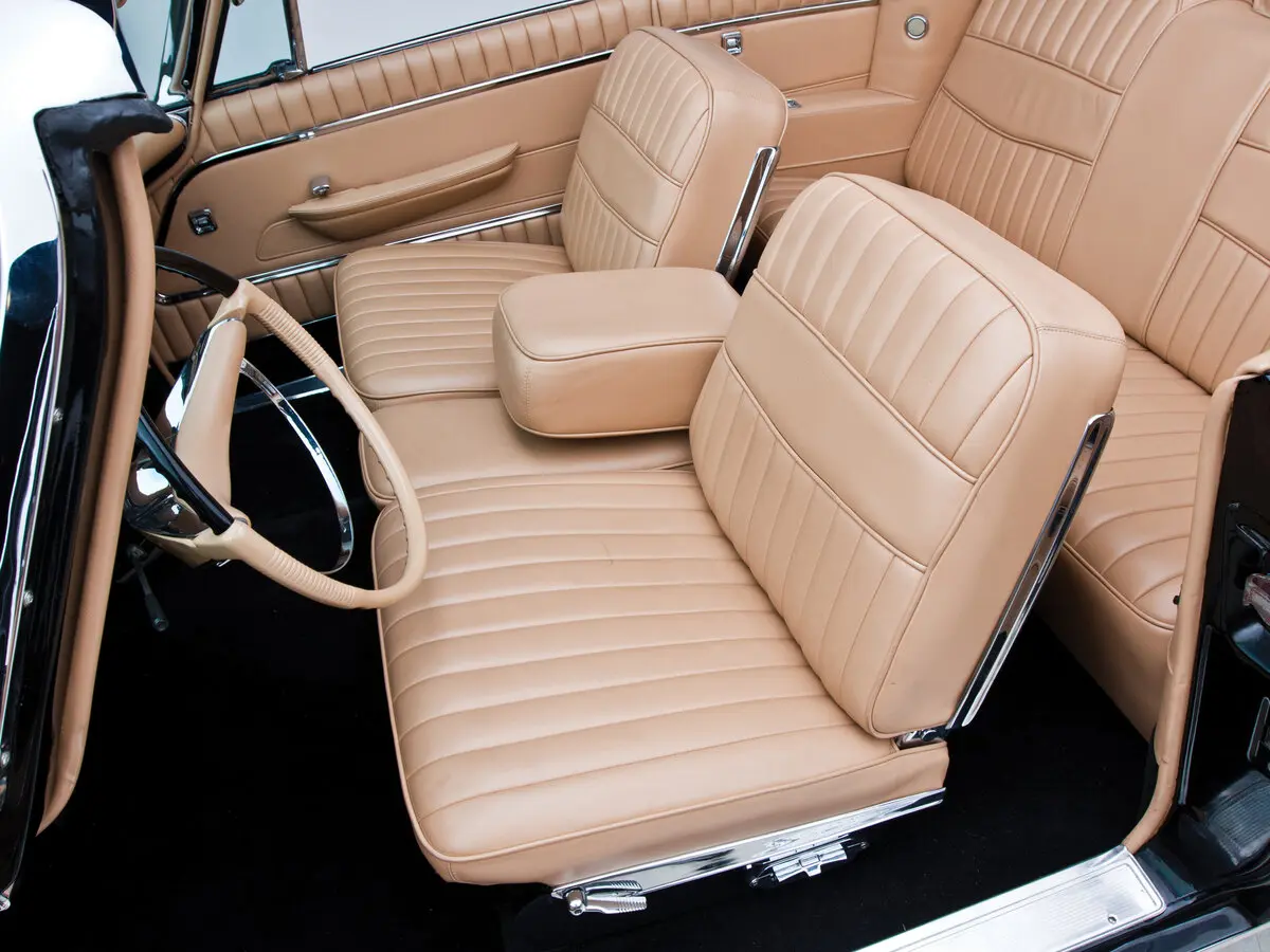 Chrysler 300 Letter Series II (300E) Рестайлинг Кабриолет — photo 5