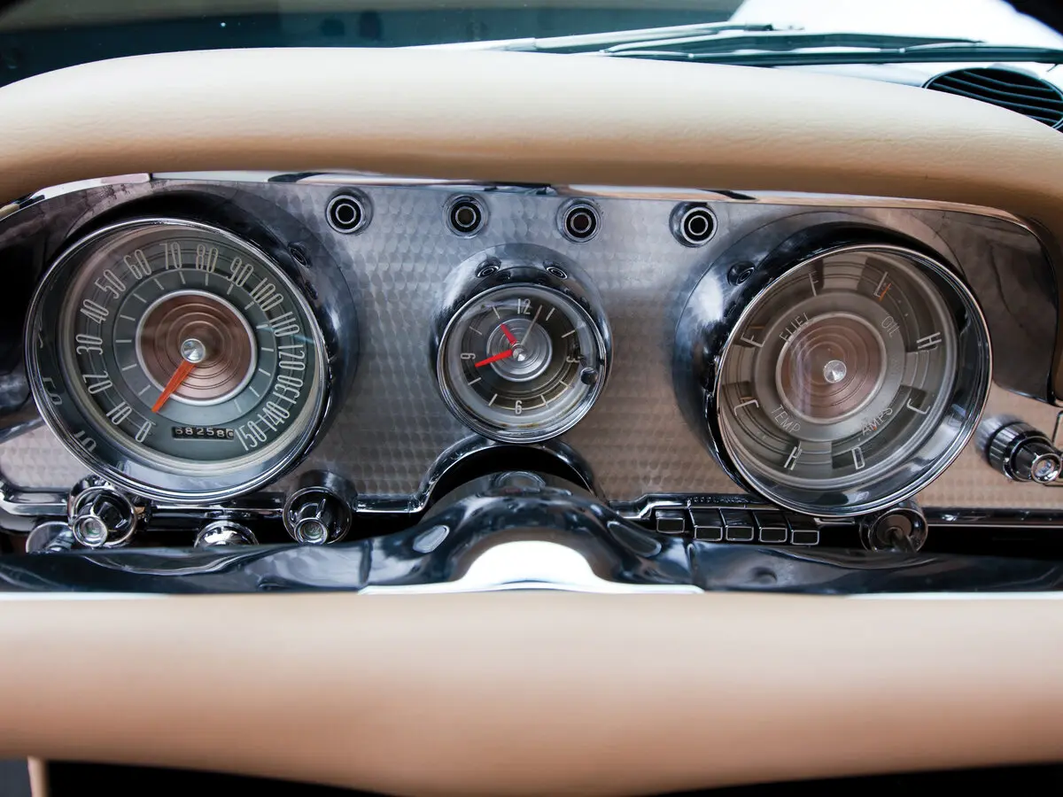 Chrysler 300 Letter Series II (300E) Рестайлинг Кабриолет — photo 6