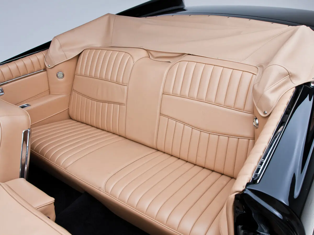 Chrysler 300 Letter Series II (300E) Рестайлинг Кабриолет — photo 7