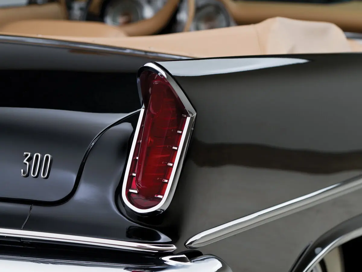 Chrysler 300 Letter Series II (300E) Рестайлинг Кабриолет — photo 10