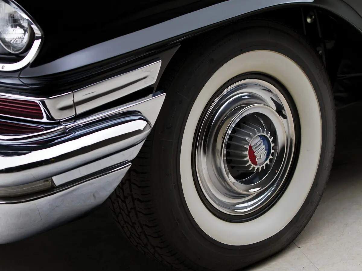 Chrysler 300 Letter Series II (300E) Рестайлинг Кабриолет — photo 12