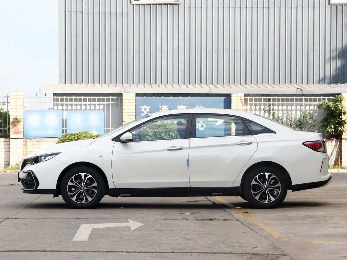 Venucia D60 I Рестайлинг Седан EV — сүрөт 2