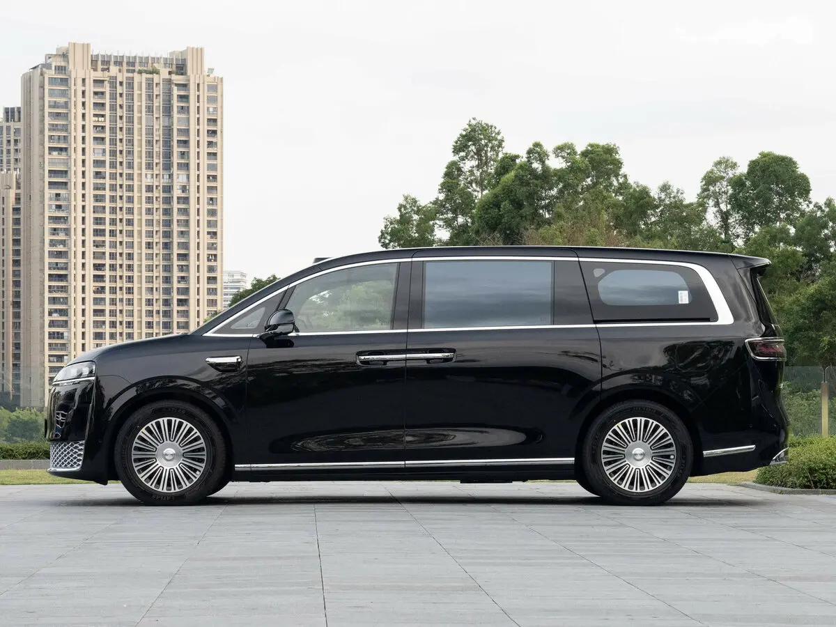 Luxeed V9 2026 – н.в. Минивэн — photo 2