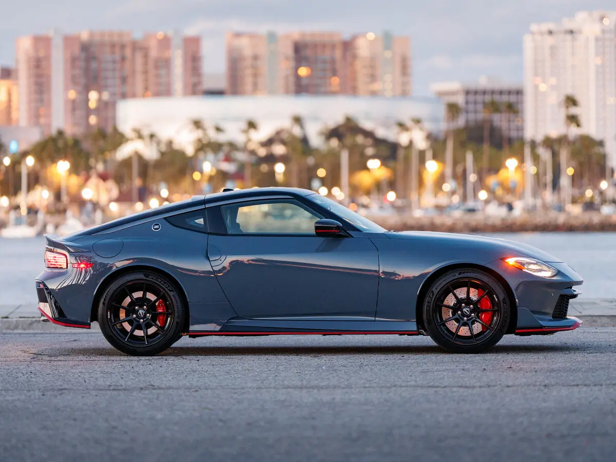 Nissan Z I (RZ34) Рестайлинг Купе Nismo — сүрөт 2