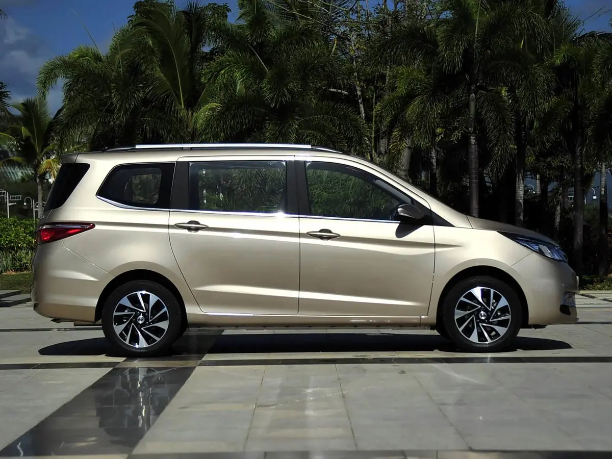 Changan Auchan A600 I Минивэн — photo 2