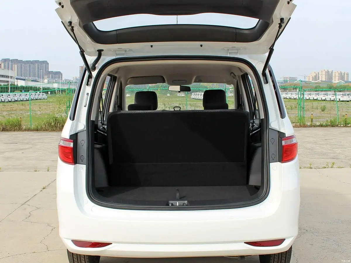 Changan Auchan A600 I Рестайлинг Минивэн — сүрөт 12