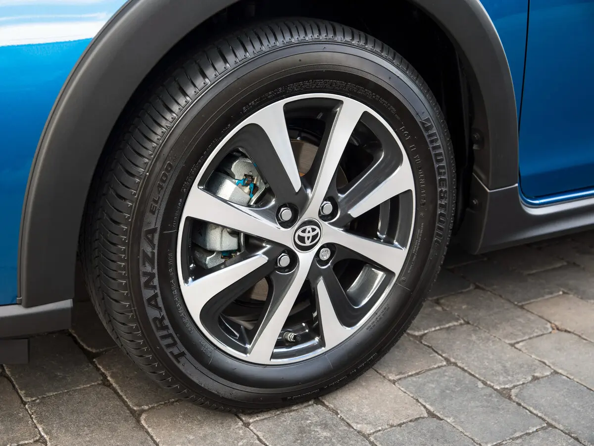 Toyota Prius c I Рестайлинг 2 Хэтчбек 5 дв. — сүрөт 7