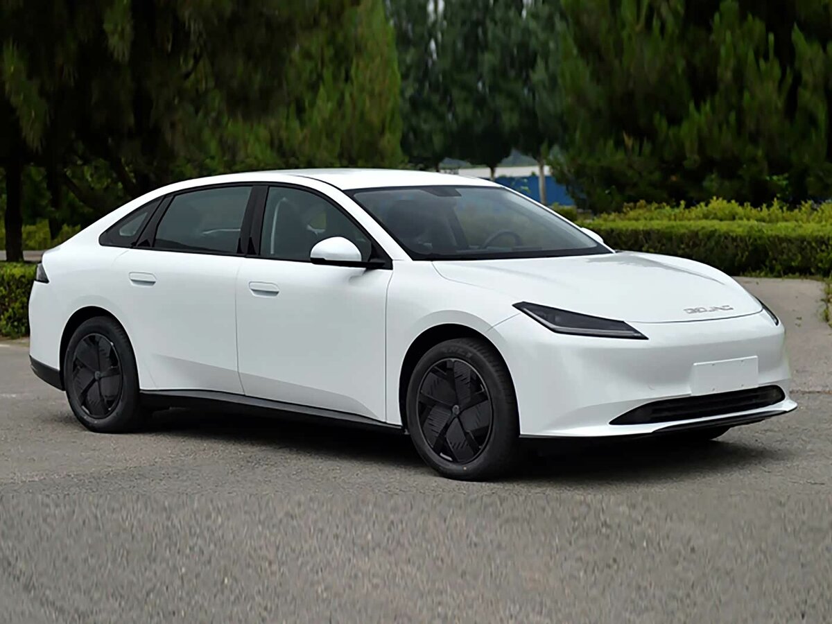 BAIC EU8 2026 – н.в.