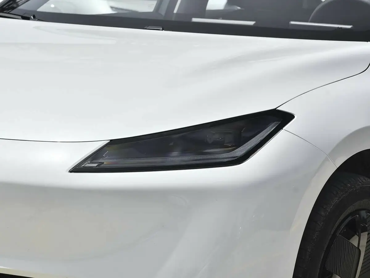 BAIC EU8 2026 – н.в. Седан — 照片 5