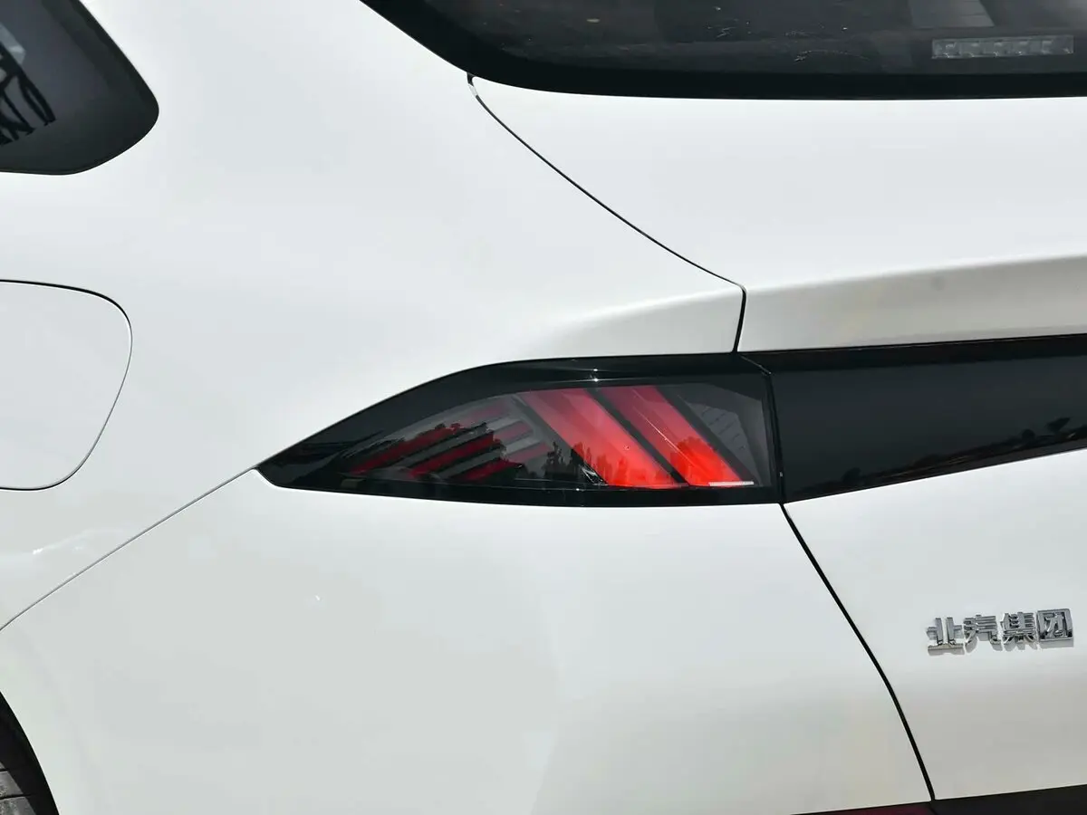 BAIC EU8 2026 – н.в. Седан — 照片 6