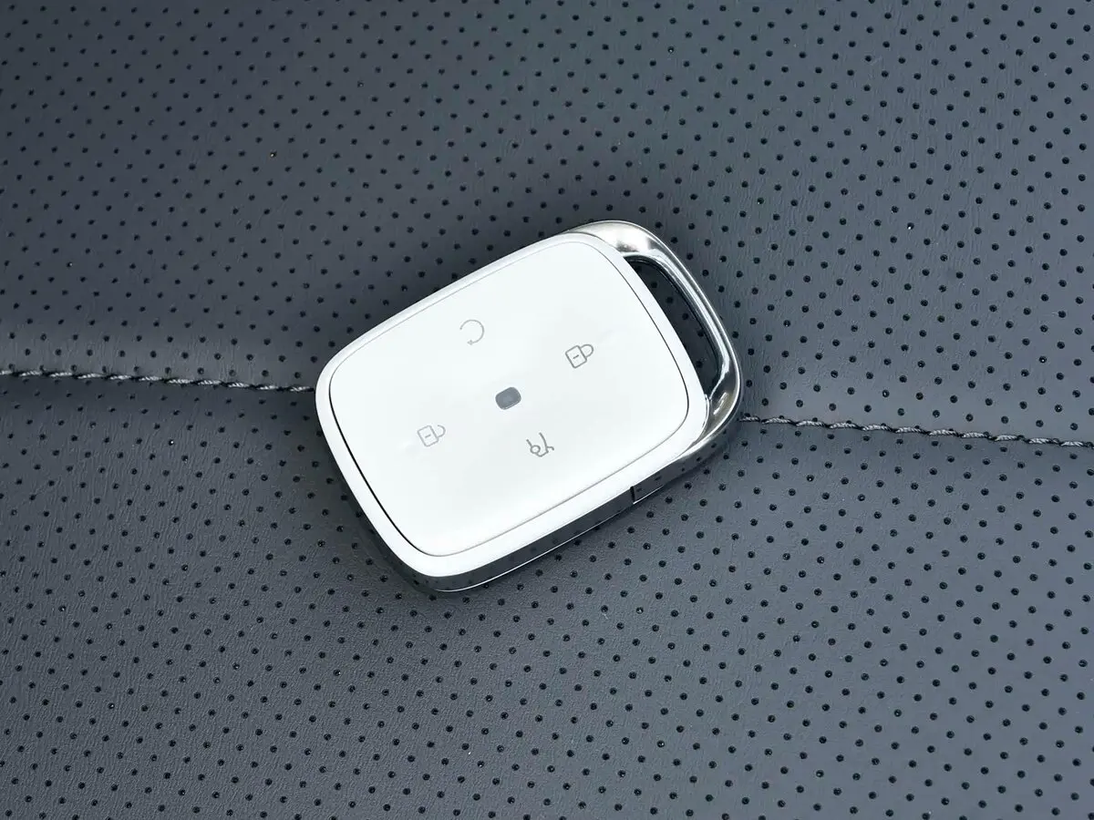 BAIC EU8 2026 – н.в. Седан — 照片 8