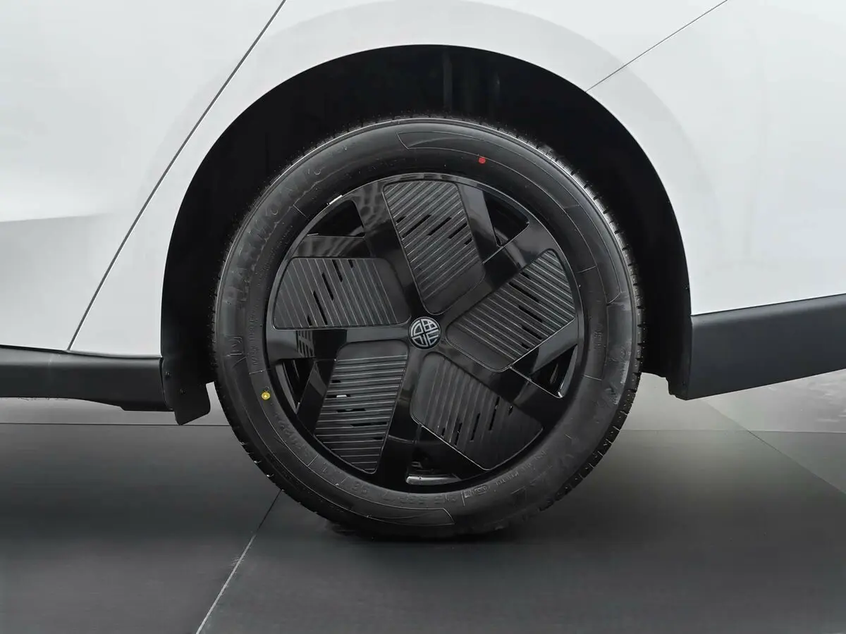 BAIC EU8 2026 – н.в. Седан — 照片 9