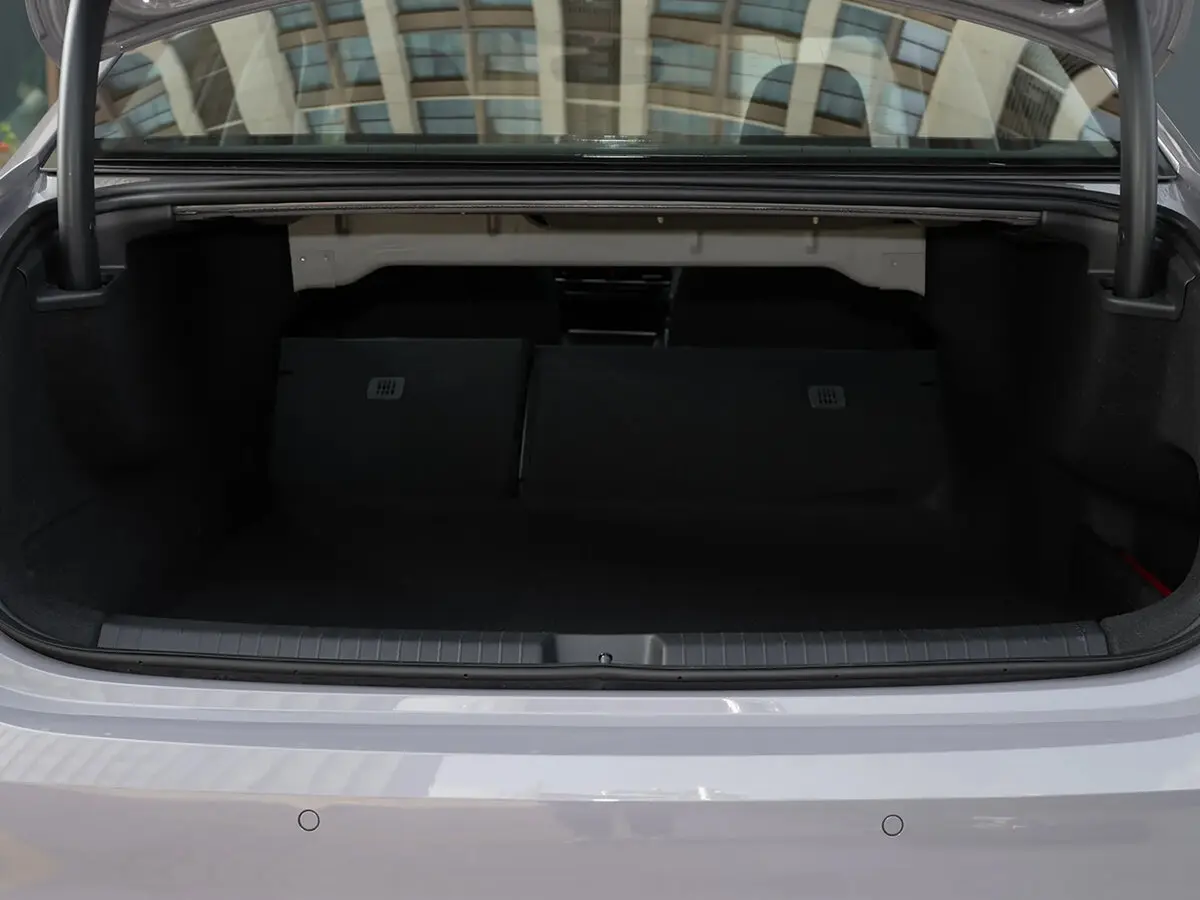 Volkswagen Passat (North America and China) Pro I Седан ePro — сүрөт 11