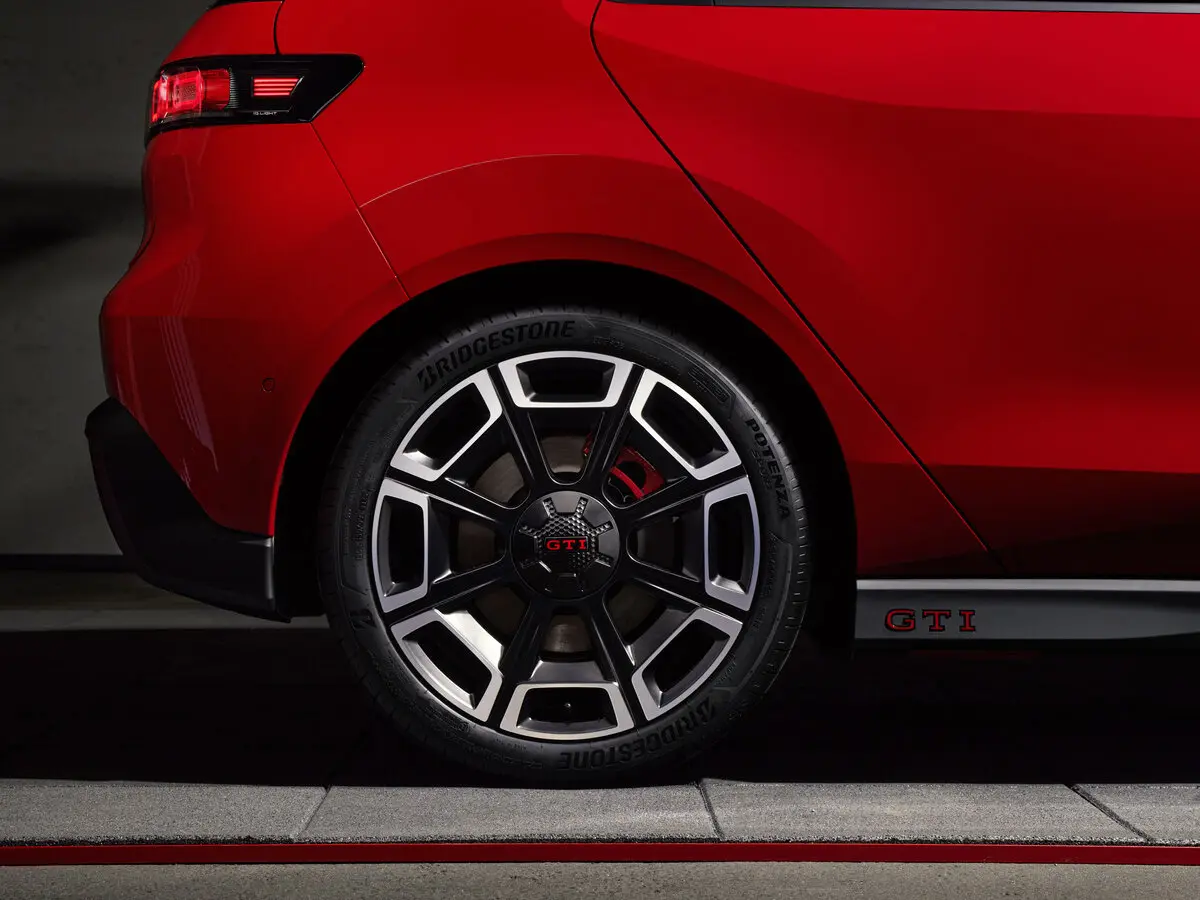 Volkswagen ID. Polo 2026 – н.в. Хэтчбек 5 дв. GTI — photo 15