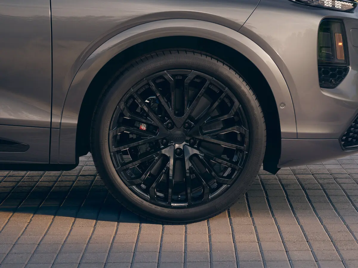 Audi SQ7 III (G8) Внедорожник 5 дв. — сүрөт 13
