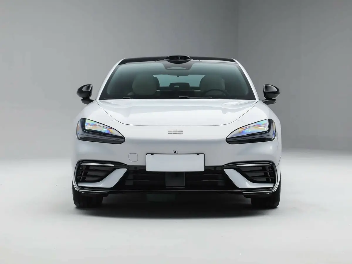 Geely Galaxy TT 2026 – н.в. Седан — 照片 3