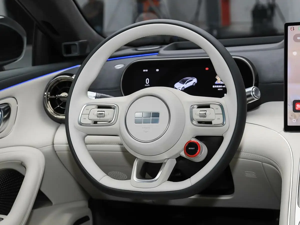 Geely Galaxy TT 2026 – н.в. Седан — 照片 8