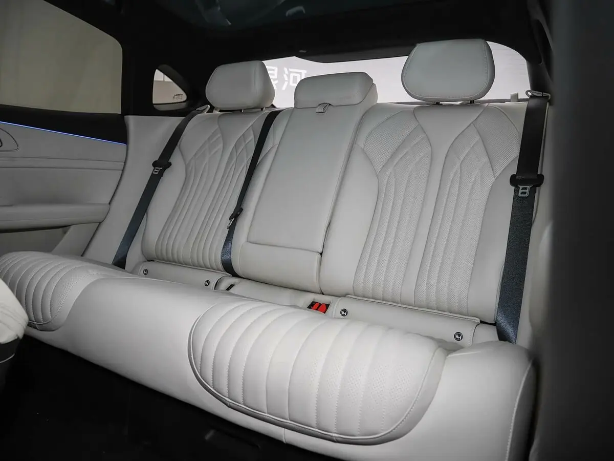 Geely Galaxy TT 2026 – н.в. Седан — 照片 10