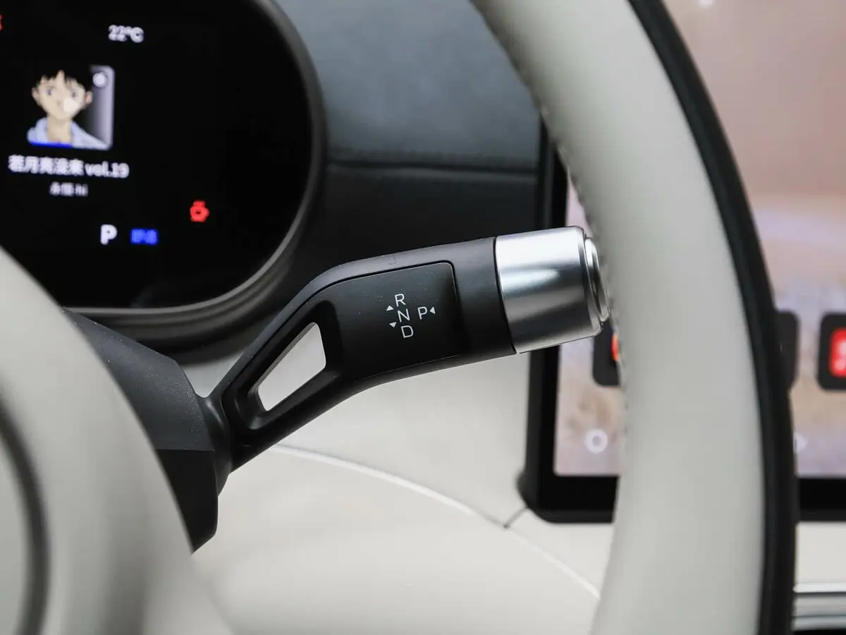 Geely Galaxy TT 2026 – н.в. Седан — 照片 12