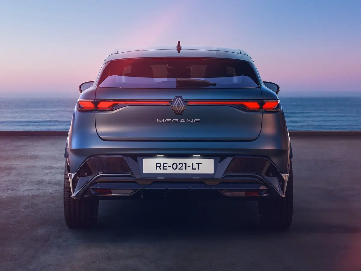 Renault Megane E-Tech I Рестайлинг Внедорожник 5 дв. — 照片 4