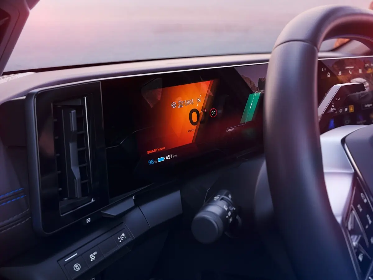 Renault Megane E-Tech I Рестайлинг Внедорожник 5 дв. — 照片 9