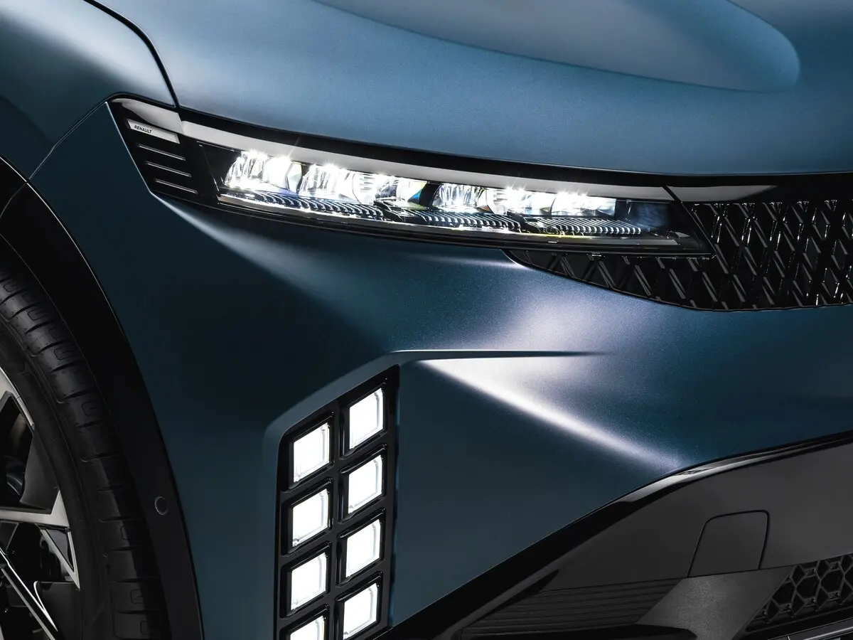 Renault Megane E-Tech I Рестайлинг Внедорожник 5 дв. — 照片 14