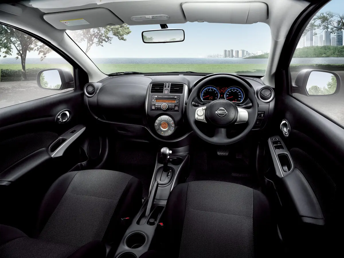 Nissan Almera III (N17) Седан — 照片 4