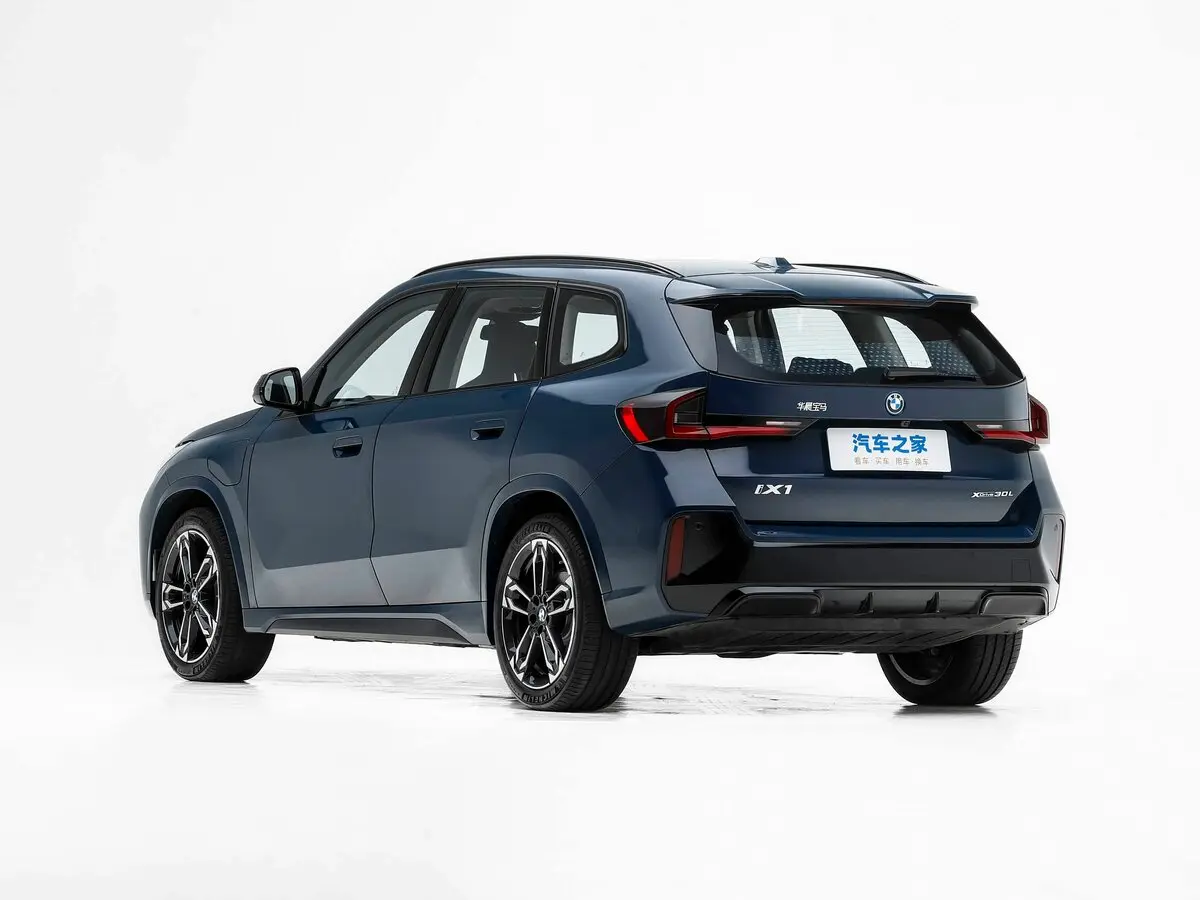 BMW iX1 2022 – н.в. Внедорожник 5 дв. L — 照片 6