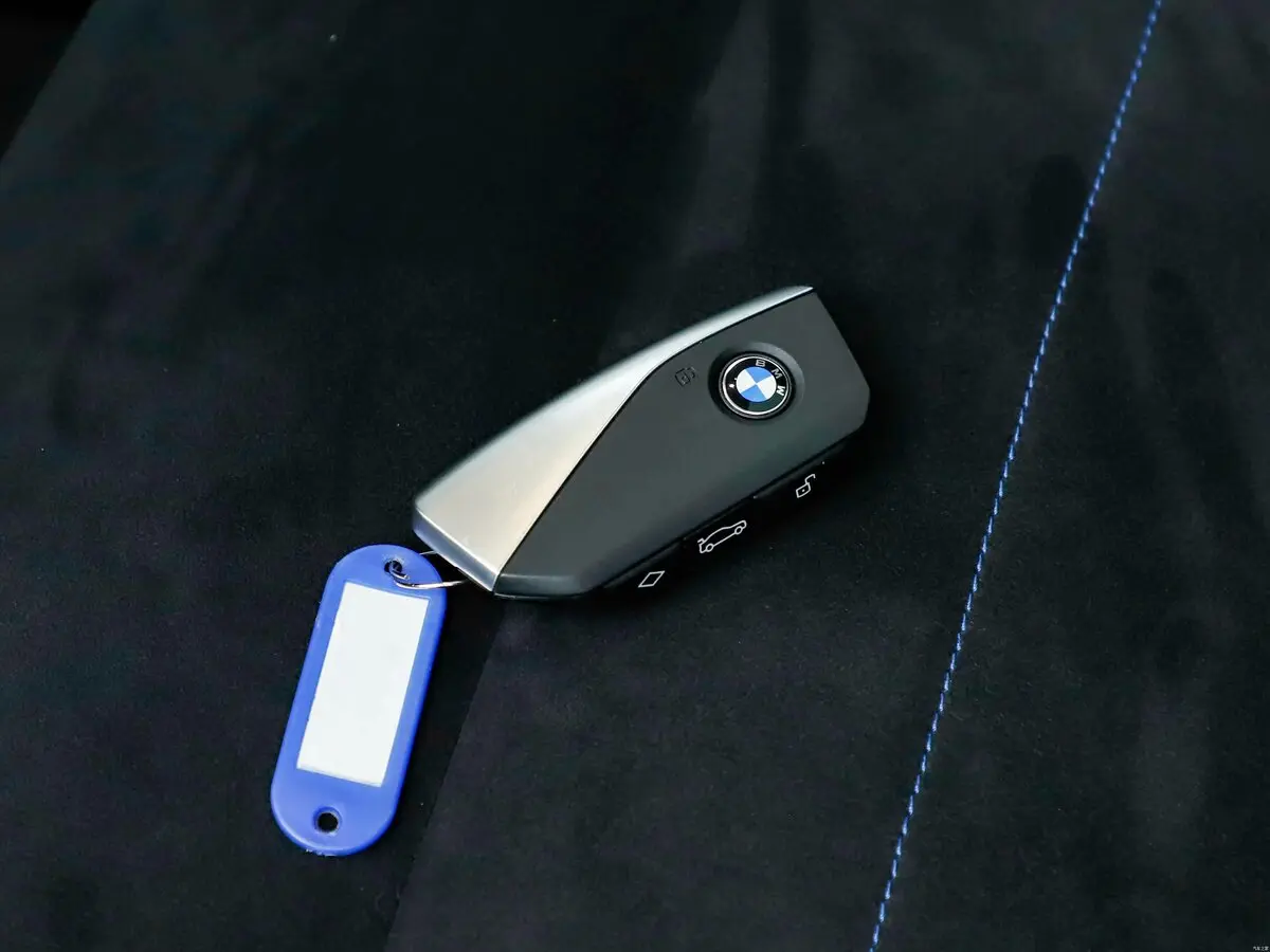 BMW iX1 2022 – н.в. Внедорожник 5 дв. L — 照片 21