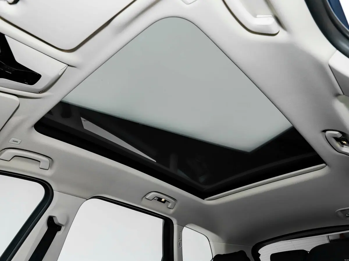 BMW iX1 2022 – н.в. Внедорожник 5 дв. L — 照片 22