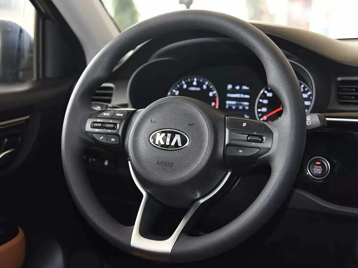 Kia KX Cross 2017 – 2020 Хэтчбек 5 дв. — 照片 6