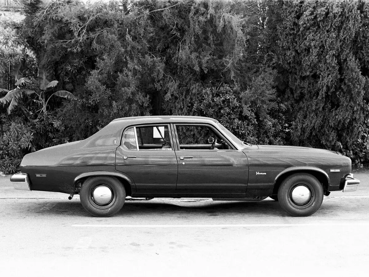 Pontiac Ventura II Седан — сүрөт 2