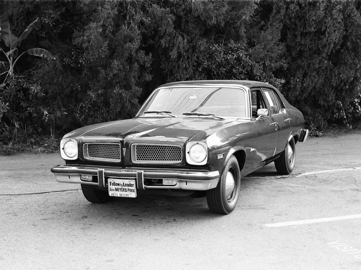 Pontiac Ventura II Седан — сүрөт 3