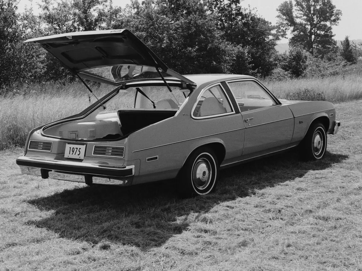 Pontiac Ventura II Лифтбек — сүрөт 4