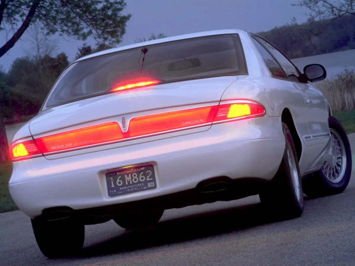 Lincoln Mark VIII I Рестайлинг Купе — сүрөт 3