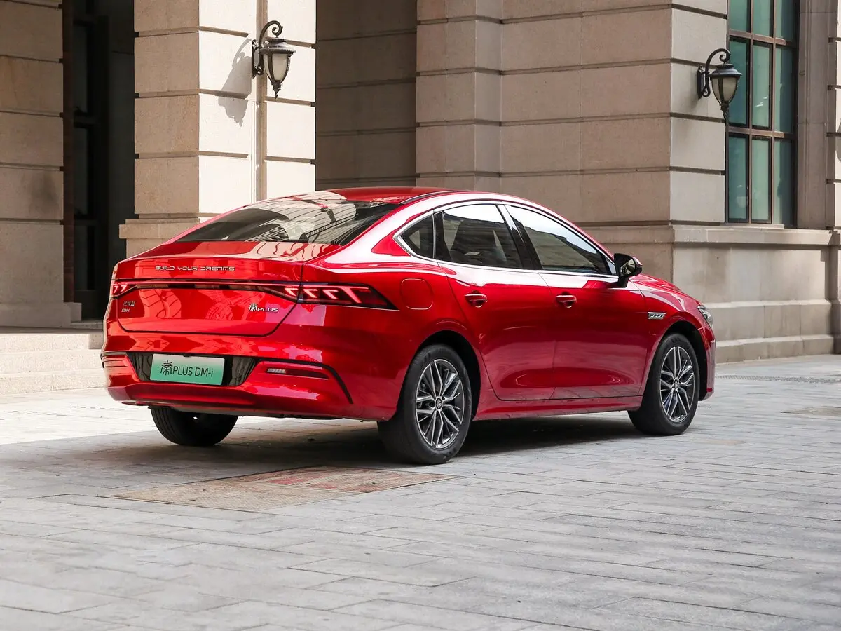 BYD Qin Plus I Седан — photo 4