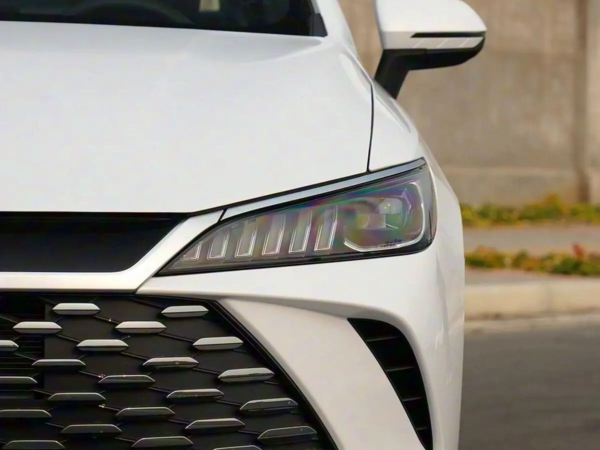 BYD Qin Plus I Рестайлинг Седан — сүрөт 8