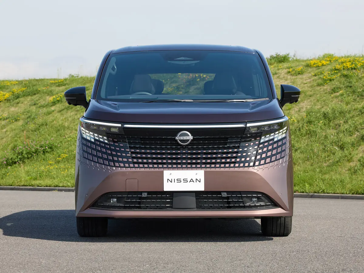 Nissan Elgrand IV (E53) Минивэн — сүрөт 3